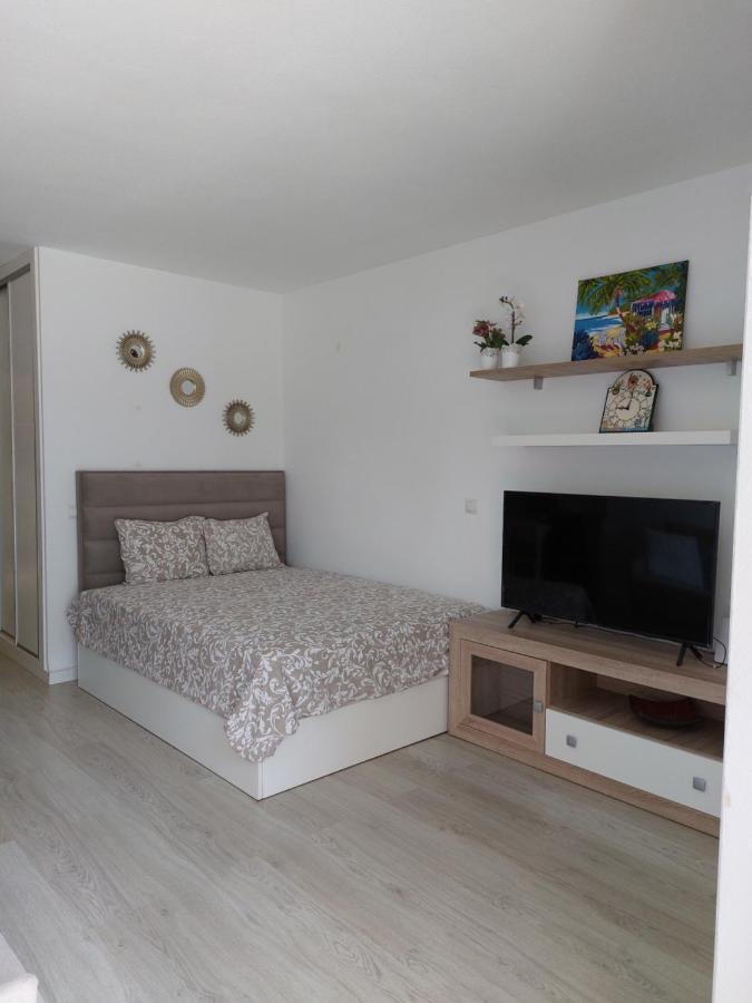 Minerva Apartment เบนัลมาเดนา ภายนอก รูปภาพ